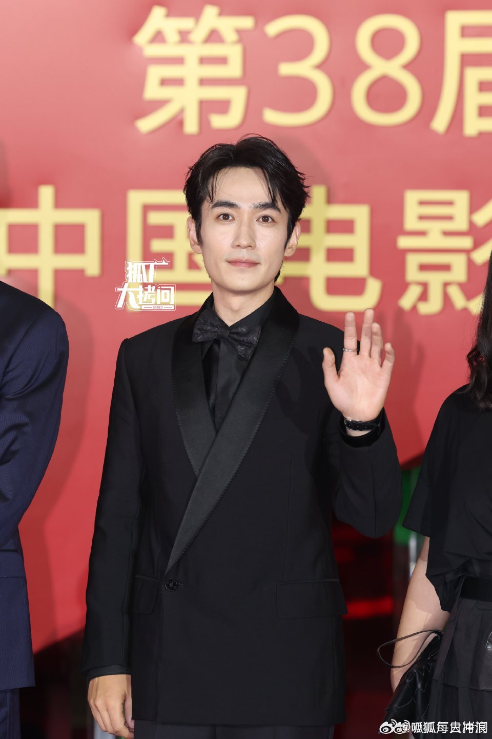 金鸡奖红毯众星云集，朱一龙易烊千玺等亮相生图曝光