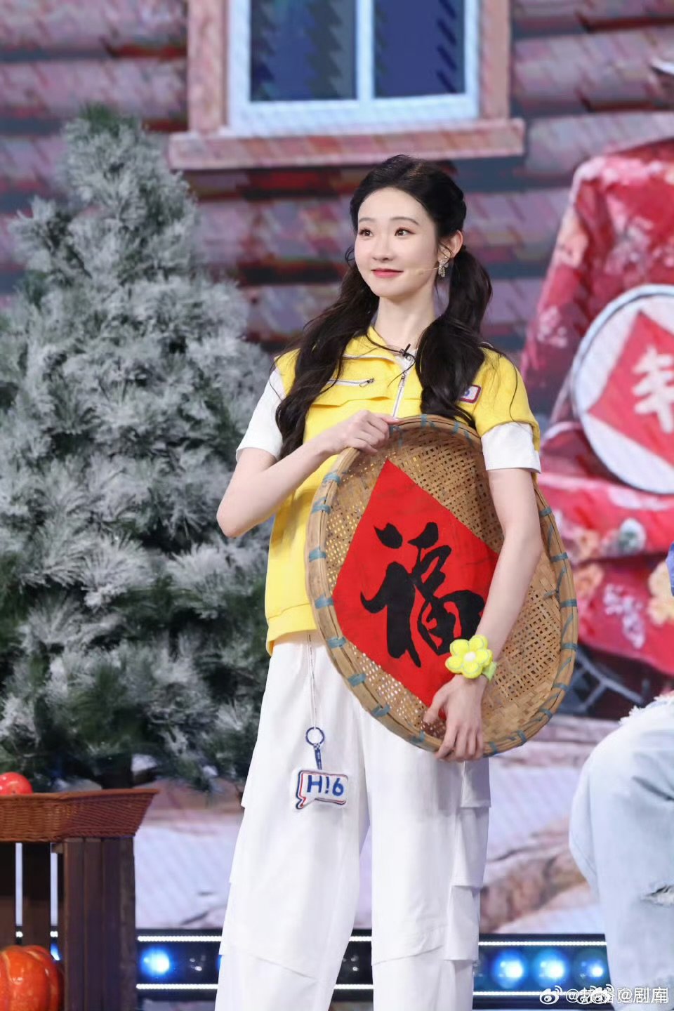 张艺凡杨迪合跳怪奇物语舞，搞笑又魔性