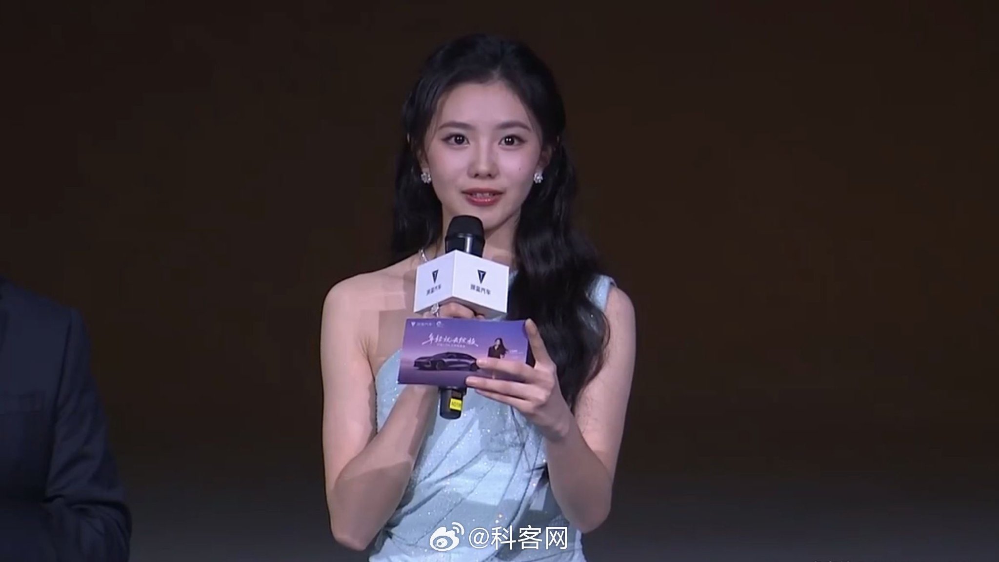 深蓝L06价格持续下调，代言人刘浩存现身宣传