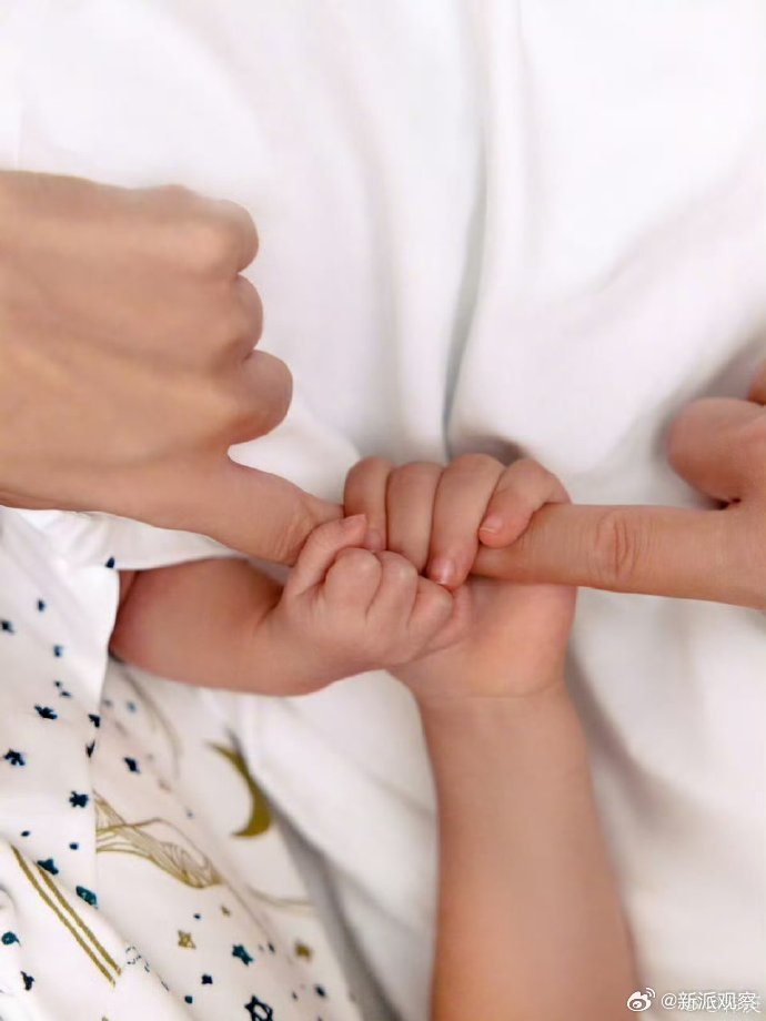 韩庚卢靖姗官宣二胎出生，此前曾透露儿子取名韩启明