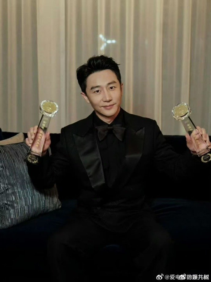 黄轩澳门国际影视节斩获双奖