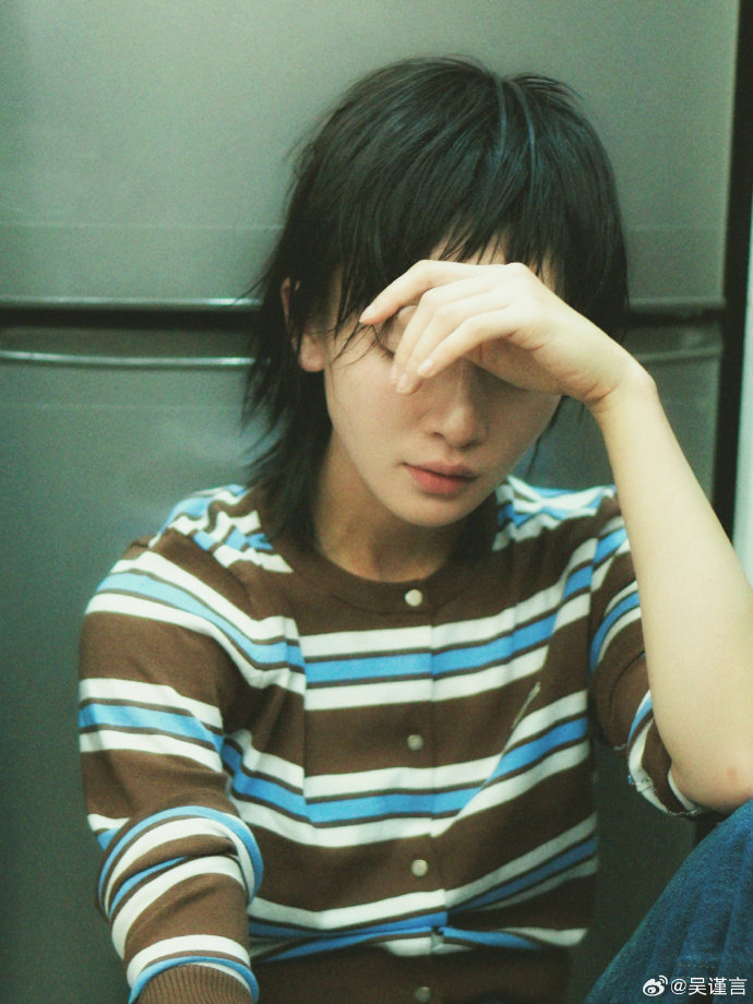 吴谨言短发造型曝光，狗啃式刘海吸睛