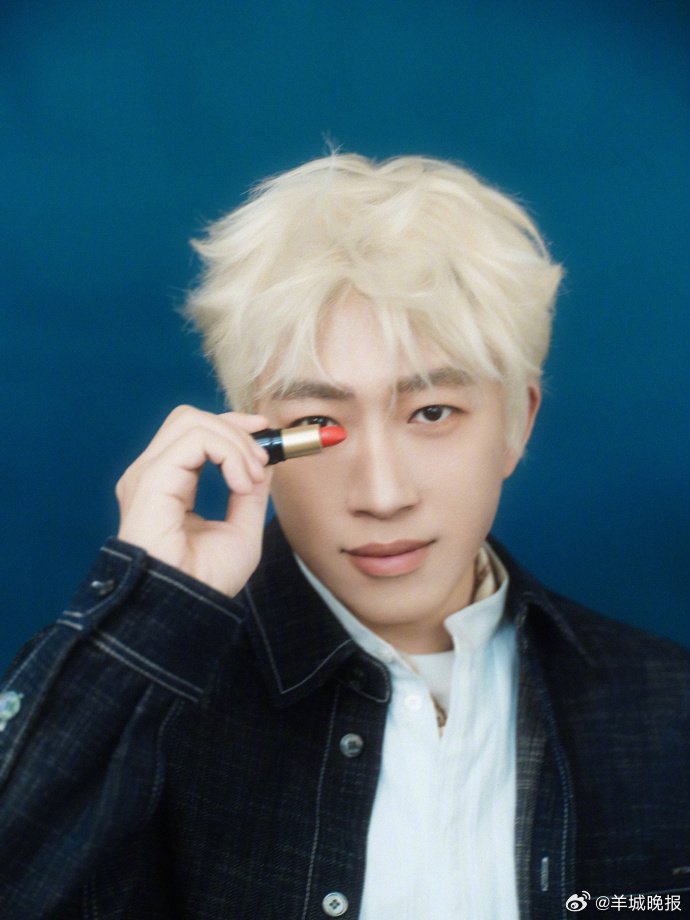 于正发文庆生许愿身体健康拍好戏