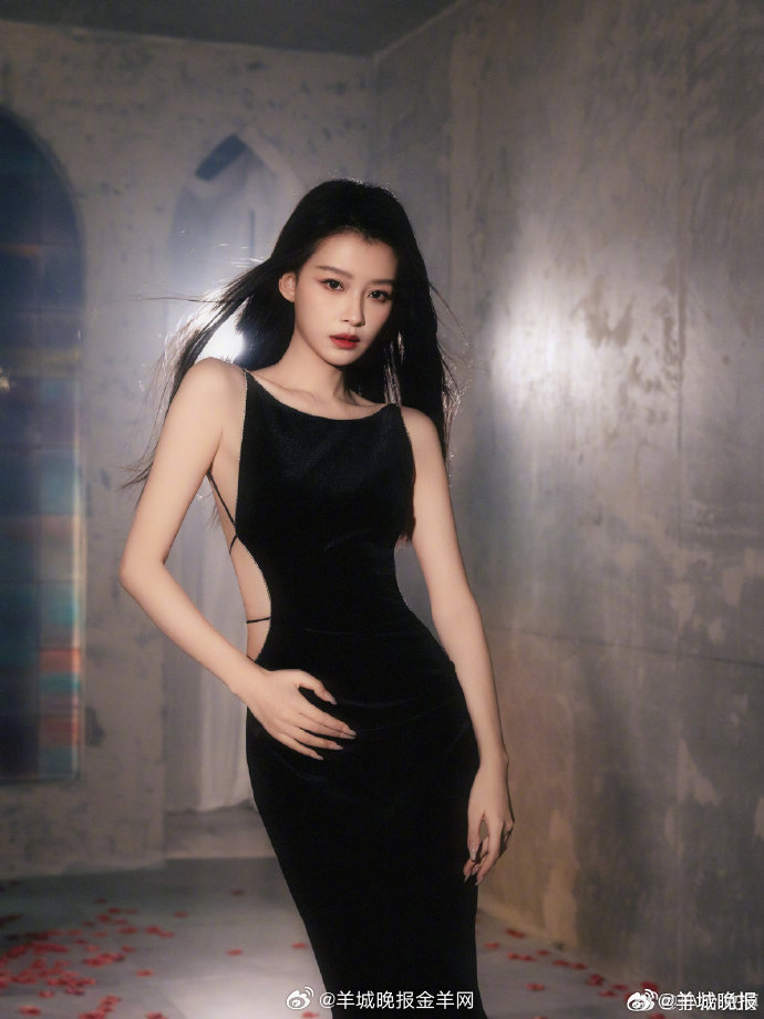 孙怡赵丽颖杨幂等女星镜头前展现极致反差感