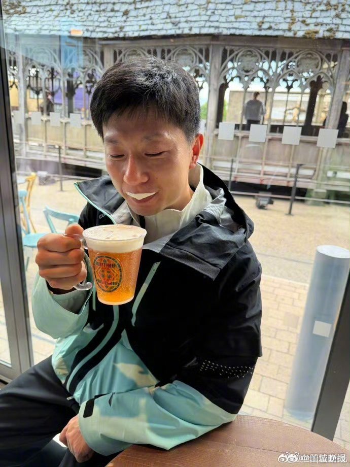 马龙夏露晒伦敦同款情侣照，总结世乒赛历程