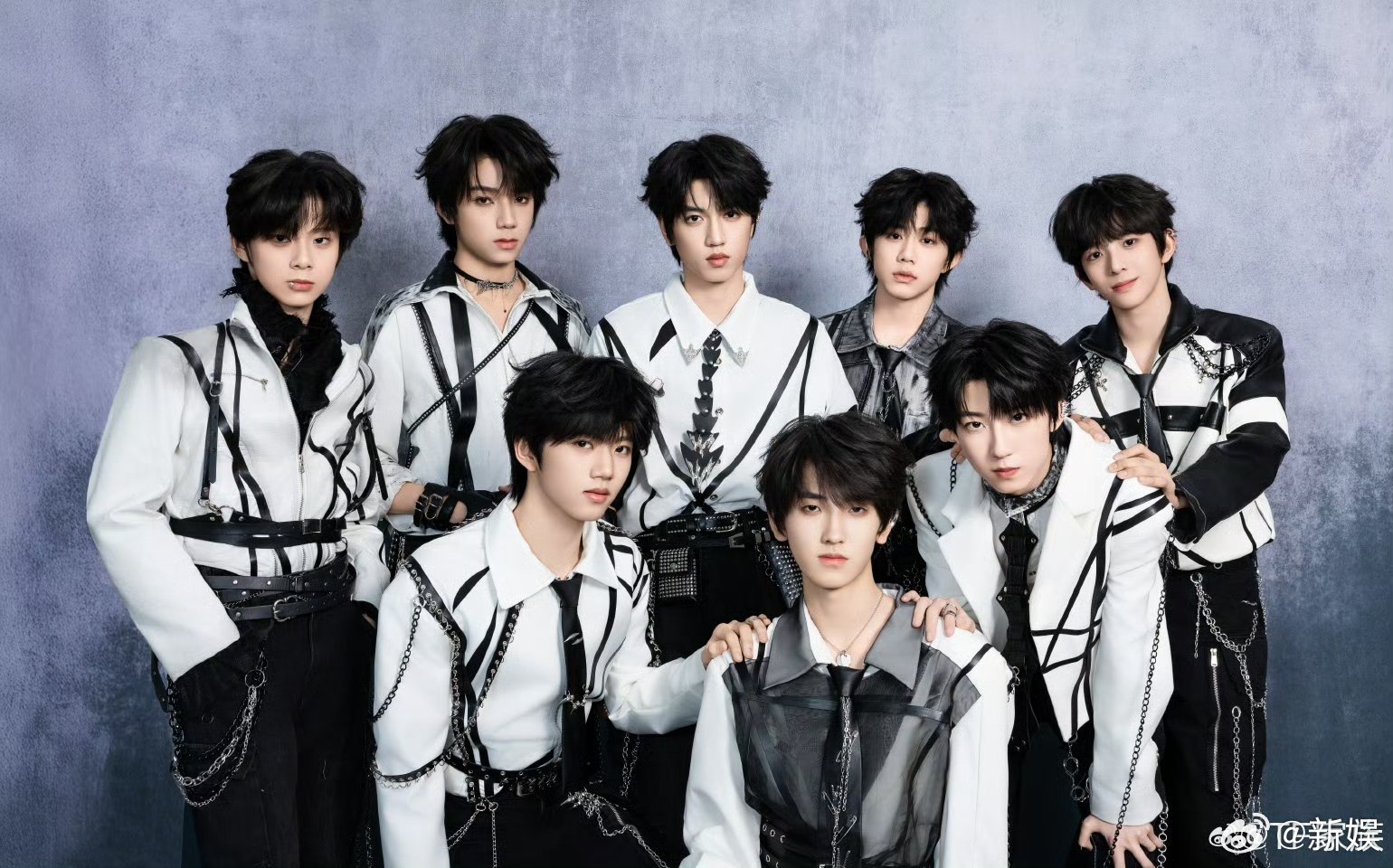 TF四代荣耀之战周边火花公布，王橹杰唯一中火花