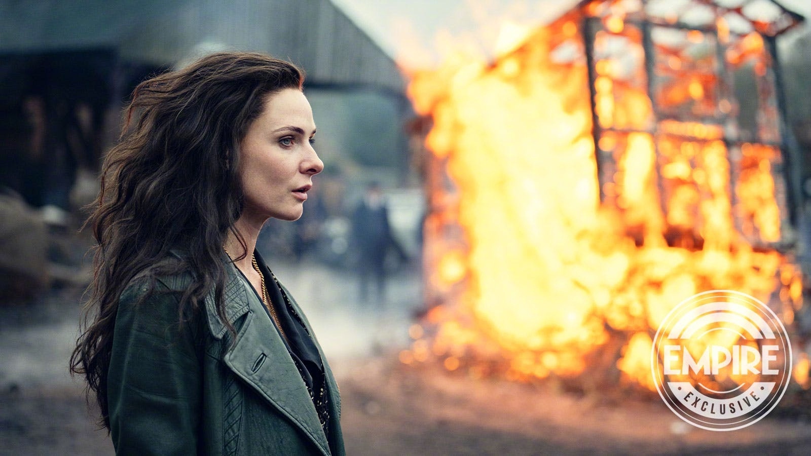 《浴血黑帮》电影曝新剧照，丽贝卡弗格森饰神秘女子Kaulo