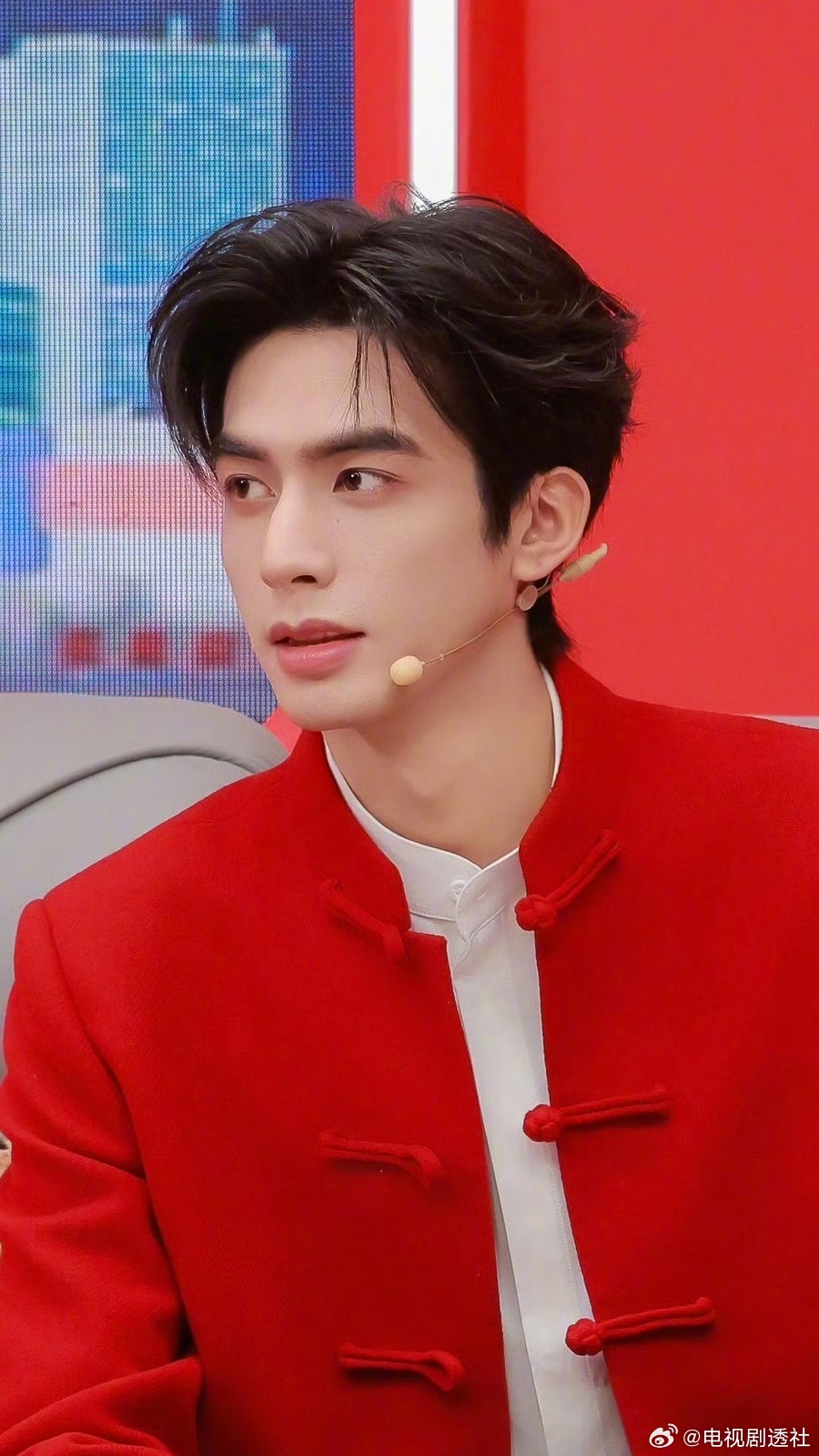 李昀锐丁禹兮罗云熙等九位艺人亮相《下一站春晚》