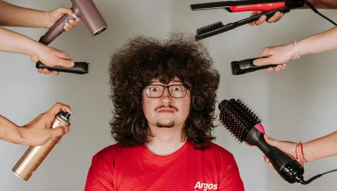 曼联蓄发哥澄清获利传闻，五连胜后将捐发25厘米