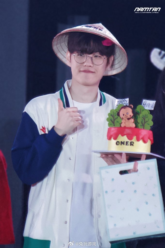 ONER现身2026LCK季前赛现场庆生