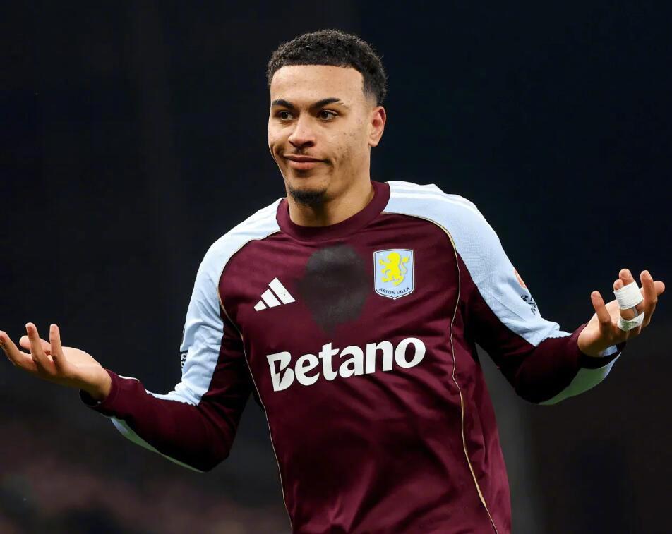 罗马诺称切尔西热刺持续关注维拉中场罗杰斯