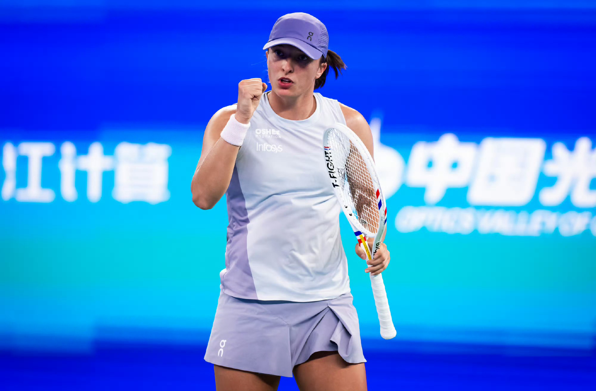 斯瓦泰克武网首战告捷，轻取布兹科娃晋级