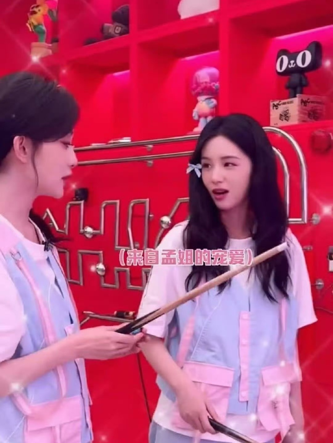 孟子义周也同框再现白蛇青蛇经典造型