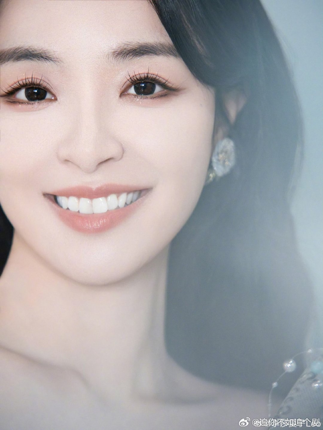 李莎旻子被华晨宇新歌《不重逢》打动欲循环播放