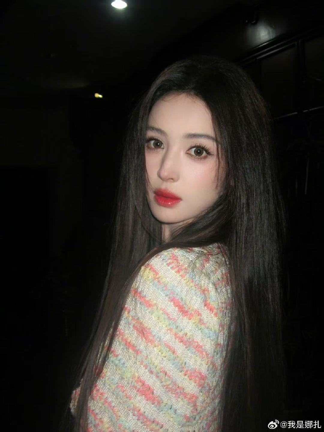 娜扎晒521自拍美照