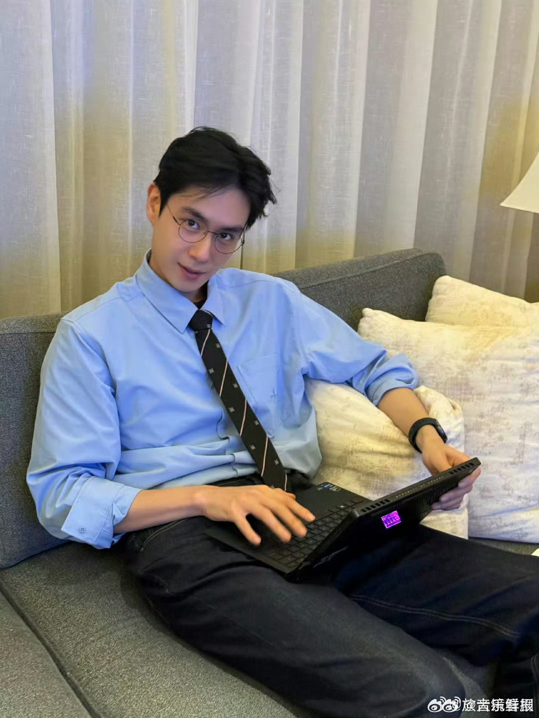 胡一天出海追海豚晕船，粉丝直呼真实