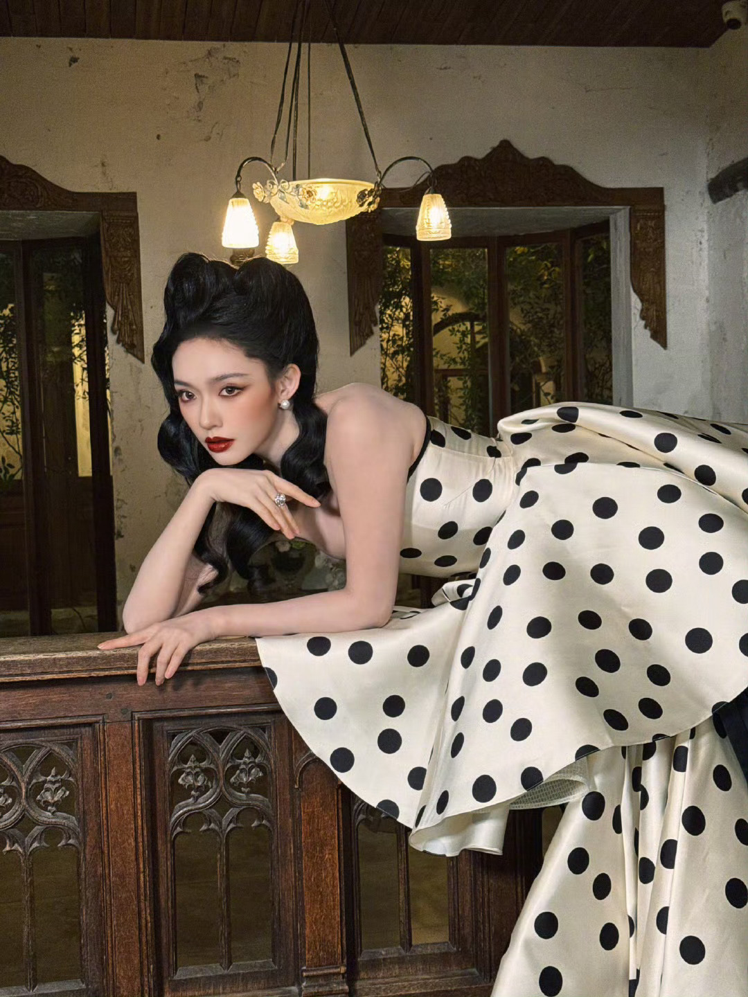 林允猫女郎造型亮相尖叫之夜