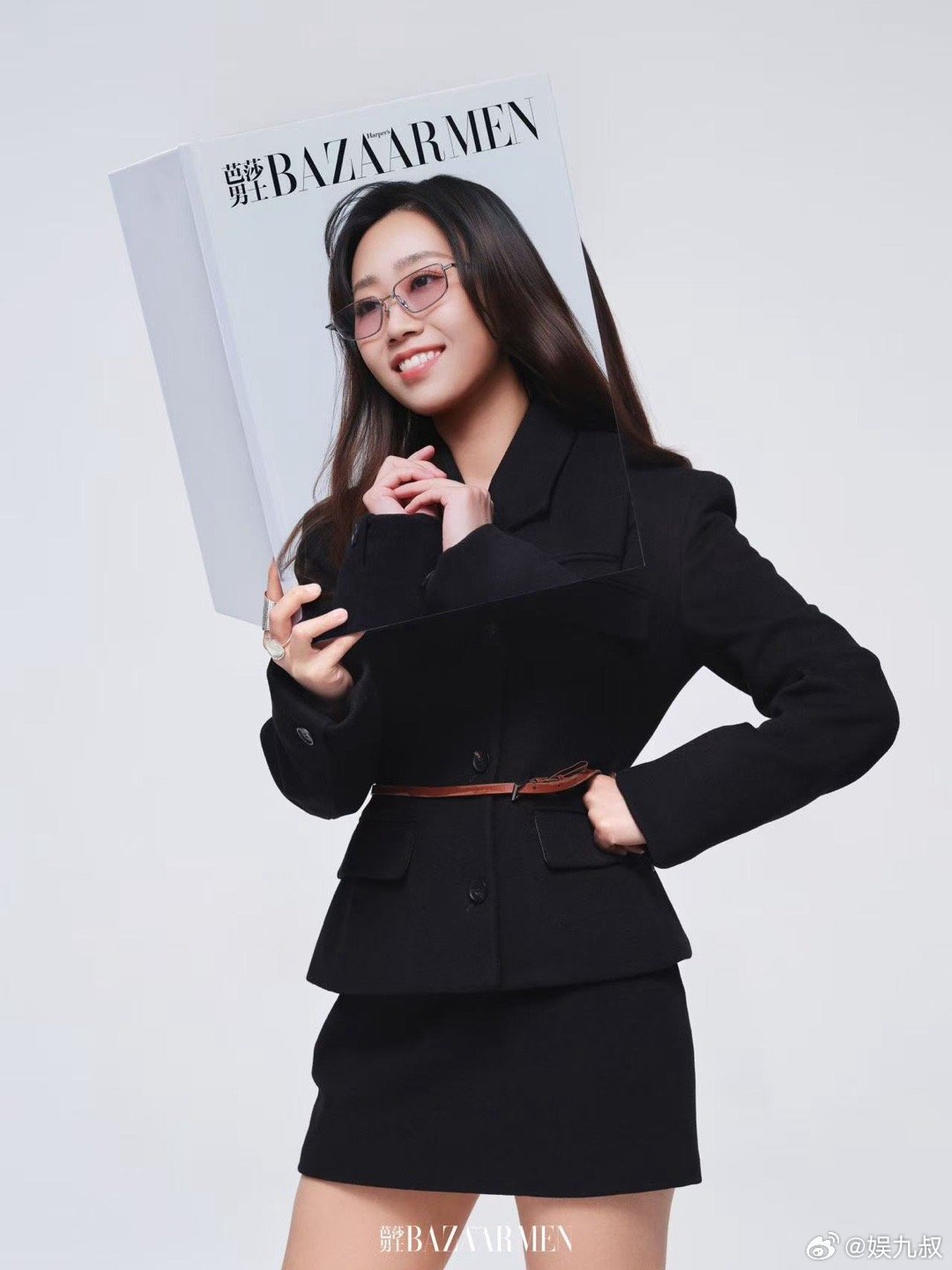 李飞李逗逗西装皮衣造型亮相时尚圈