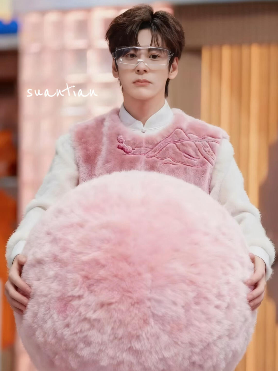 魏哲鸣张婧仪等明星毛绒造型合集