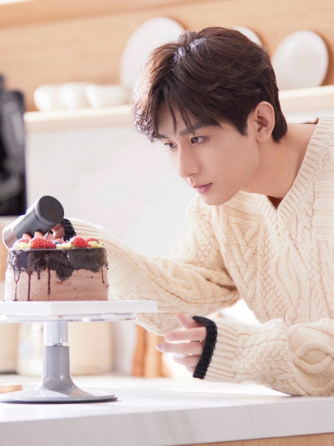 明星冬日温暖毛衣穿搭合集，成毅李兰迪等众星示范