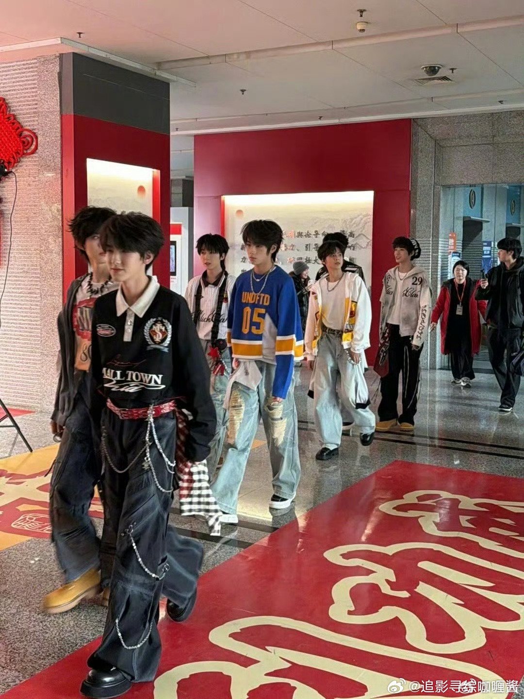 TF四代川渝春晚王橹杰等9人亮相