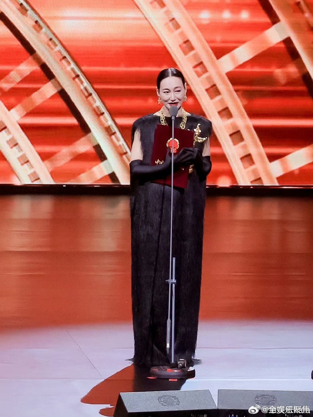 惠英红成唯一武打片金像影后真刀真枪打女传奇