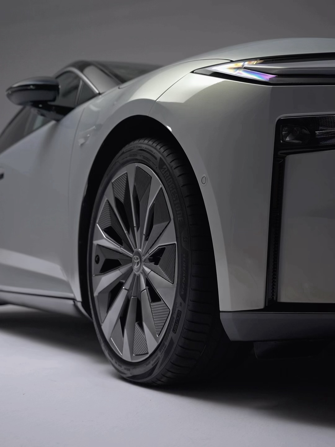 丰田铂智7亮相，超5米1车长配零重力座椅诠释豪华