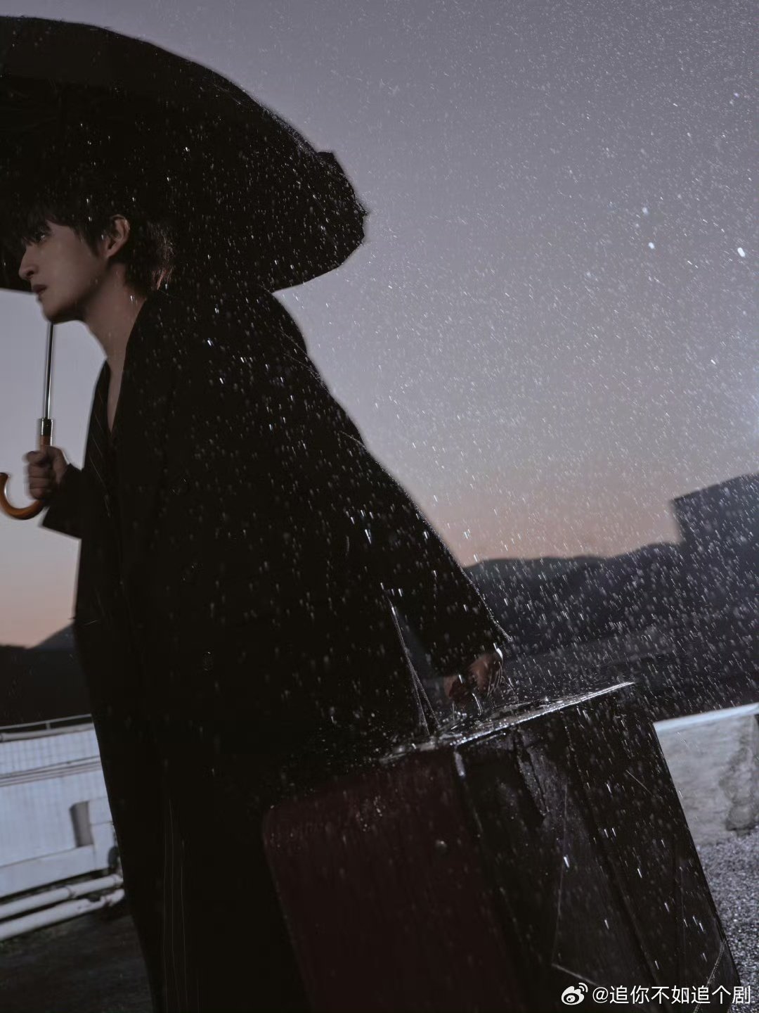 张远微博之夜特工造型惊艳亮相