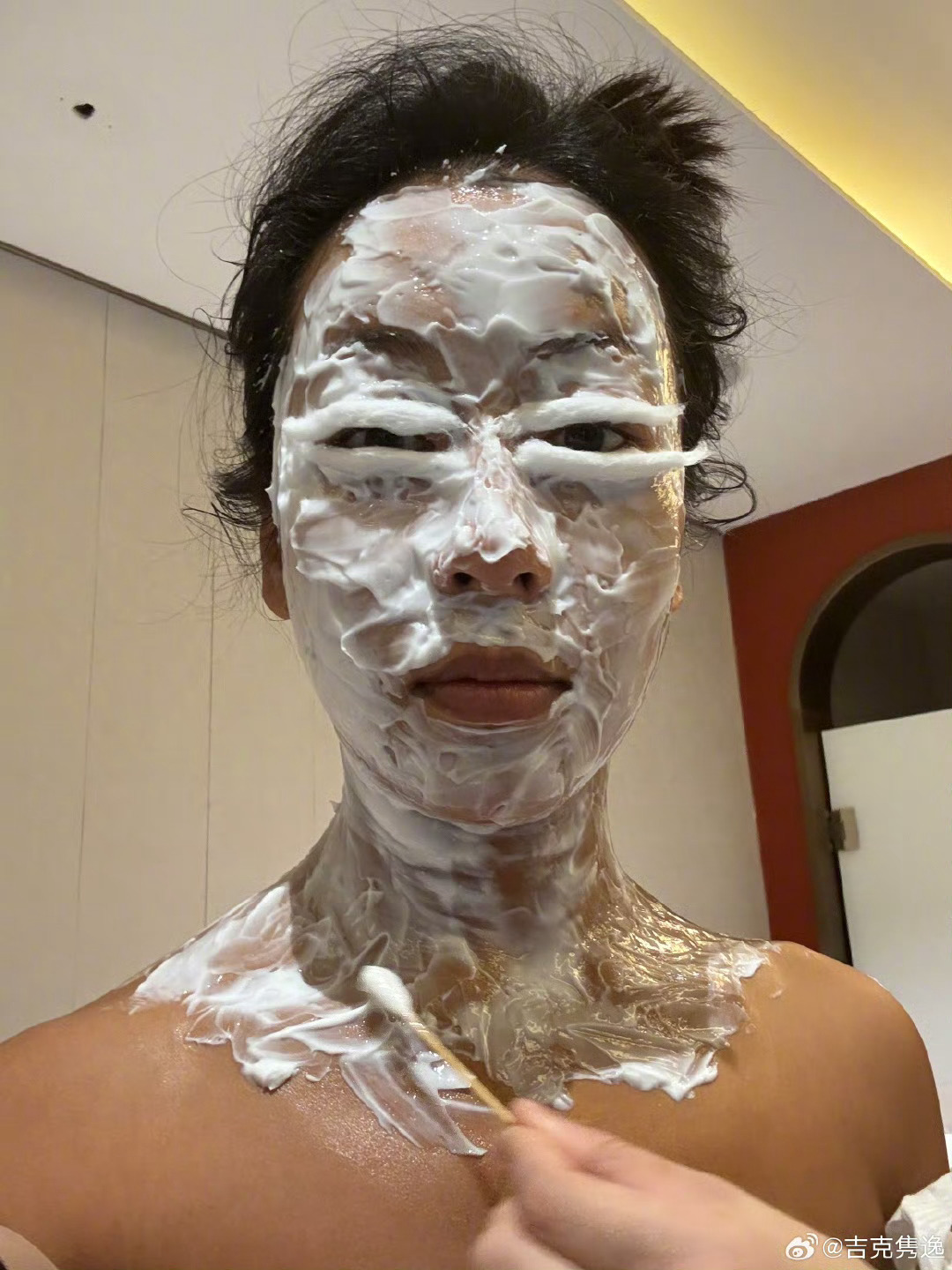 吉克隽逸发文称过年要美翻全世界