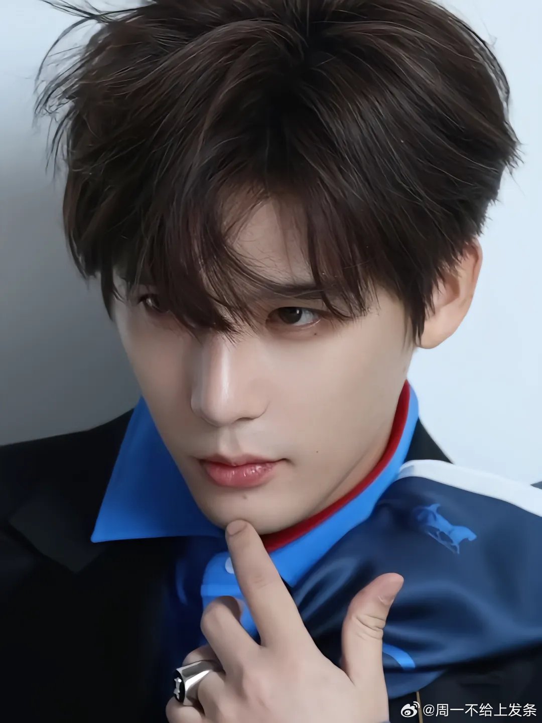 王安宇超话展现松弛精致平衡魅力