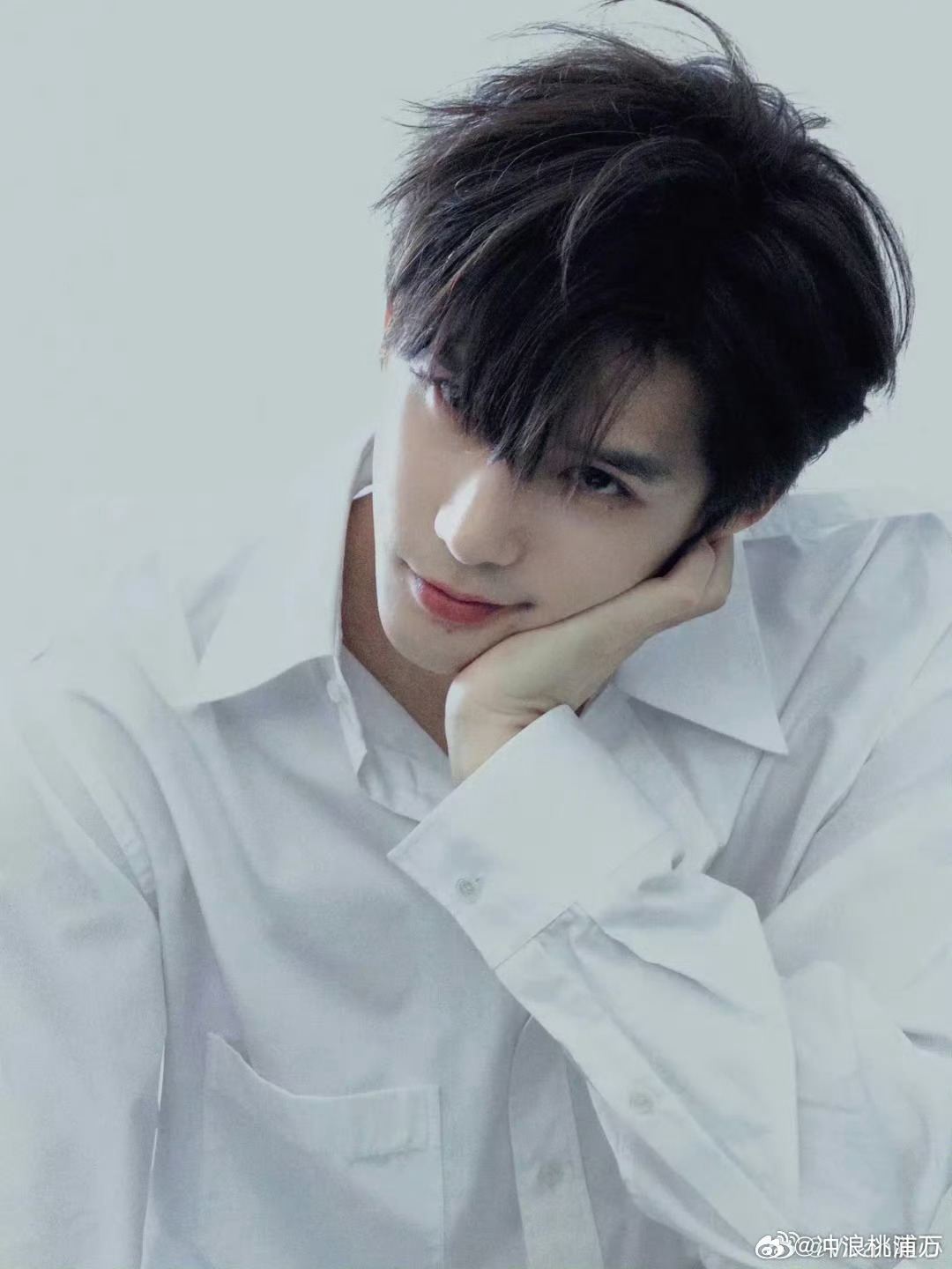 王安宇身材气质出众获赞内娱帅哥典范