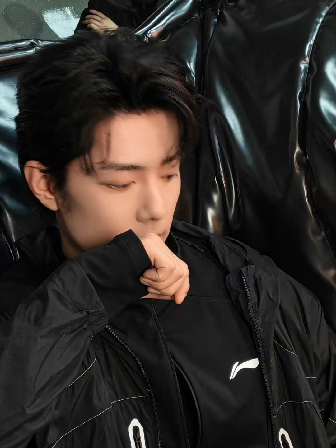 肖战风掠过镜头瞬间定格