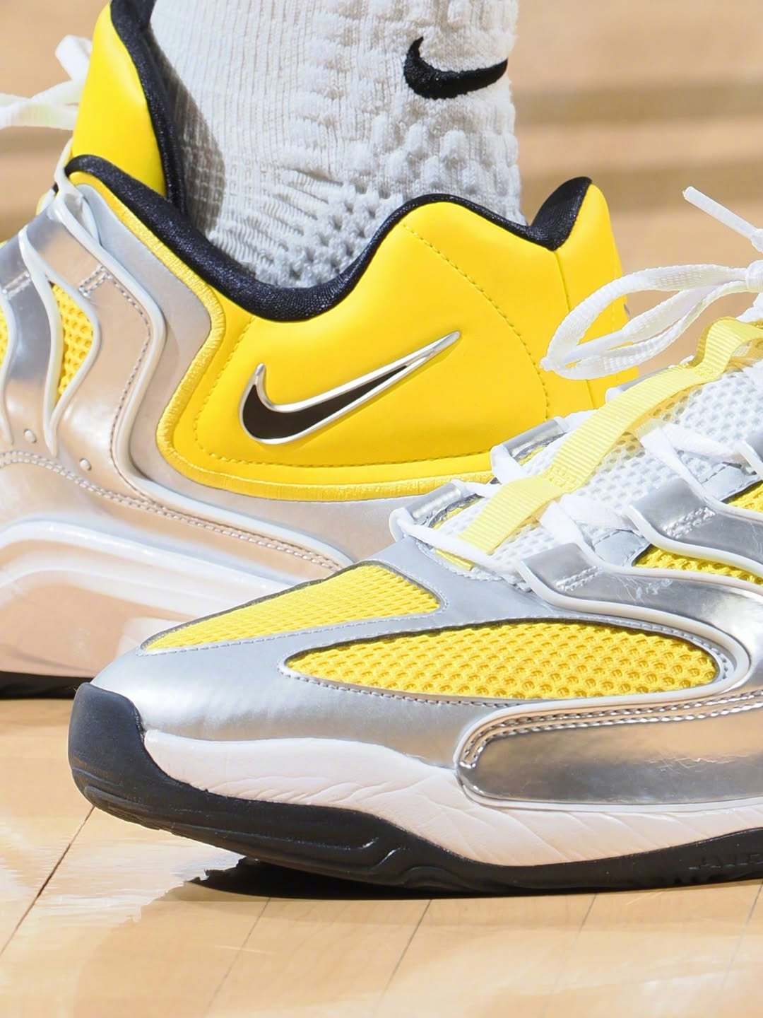 西卡KD18大黄蜂PE球鞋引关注，球迷期待其换KD19