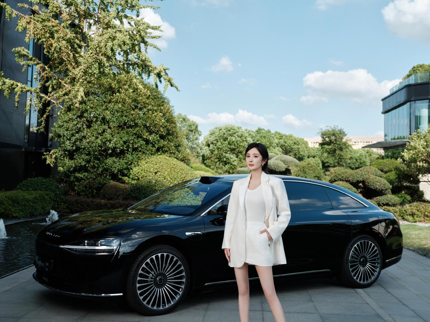 杨幂沈腾力荐旅行车，国庆出游舒适度拉满