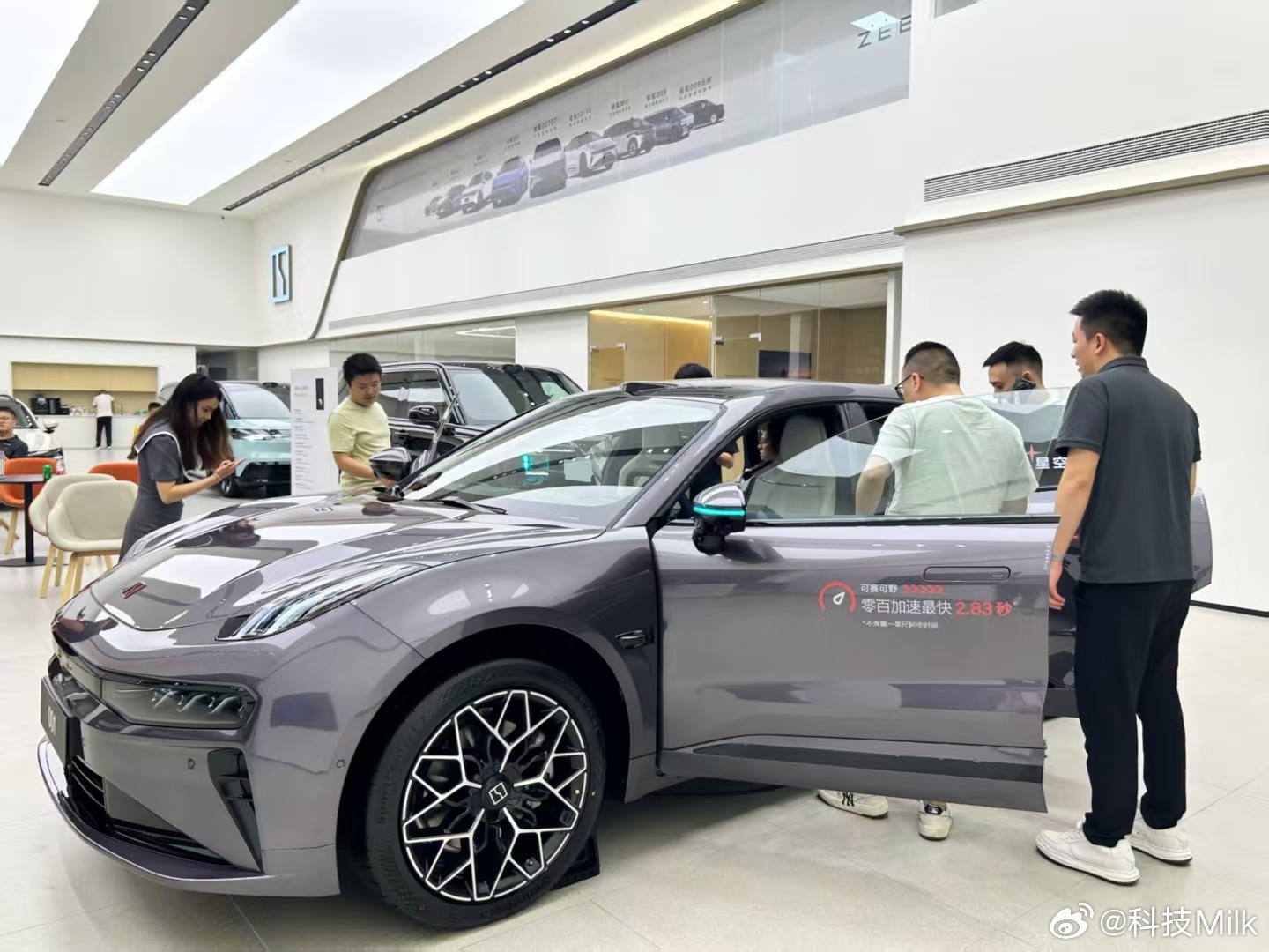 极氪9X上市大定3万台，焕新001十月上市破万