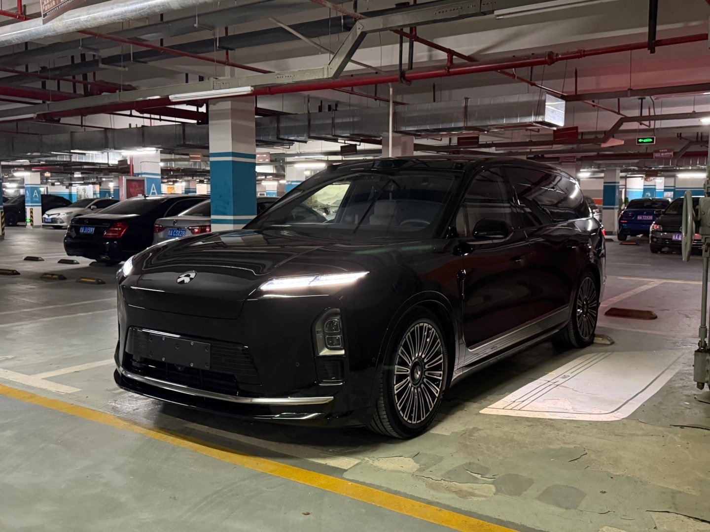 蔚来车主远程安排ES8婚车服务，体验上门洗车与驾享