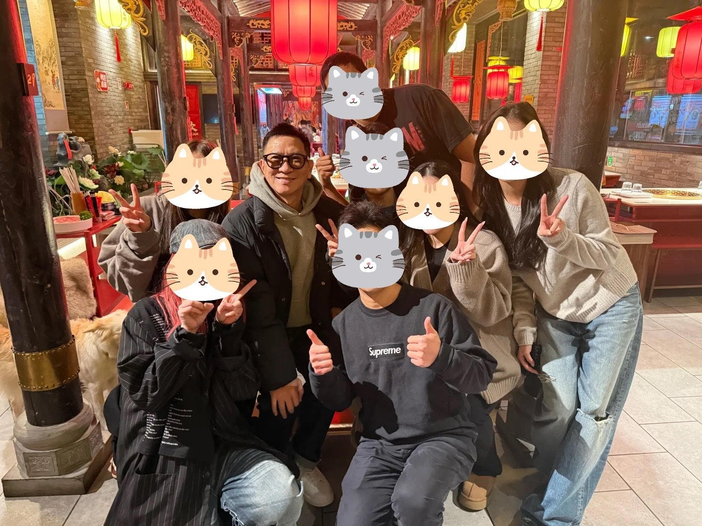 网友米兰火锅店偶遇张家辉陈伟霆