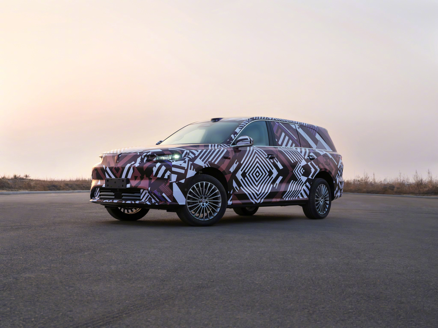 魏牌全新大型旗舰SUV曝光，基于长城归元平台打造