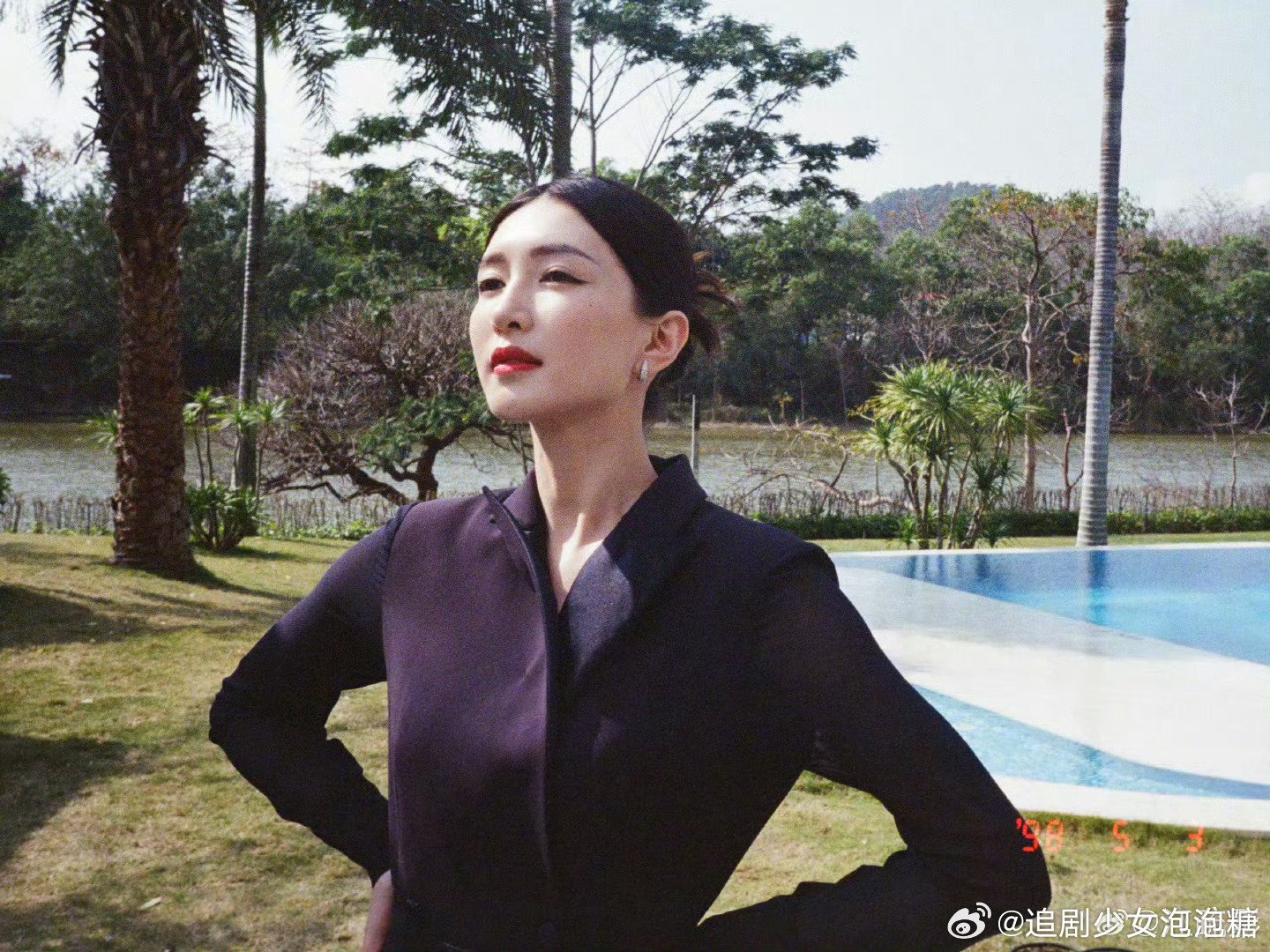 江疏影轻松快乐结束今年工作