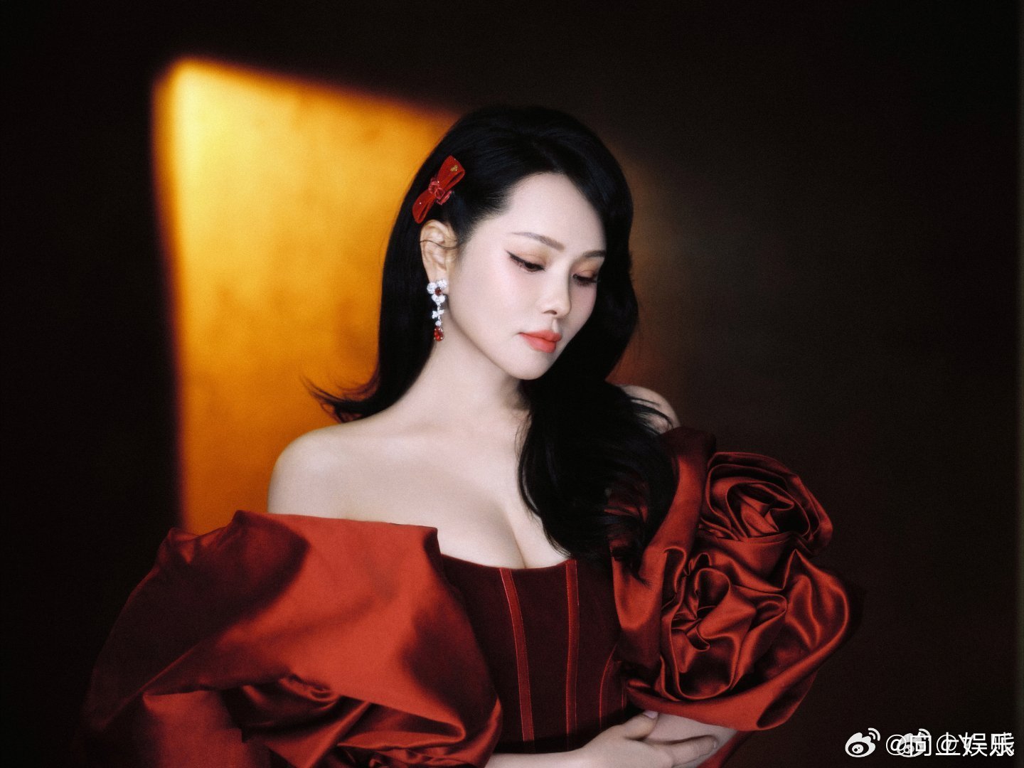 苏有朋伊能静时隔33年央视再合作状态依旧