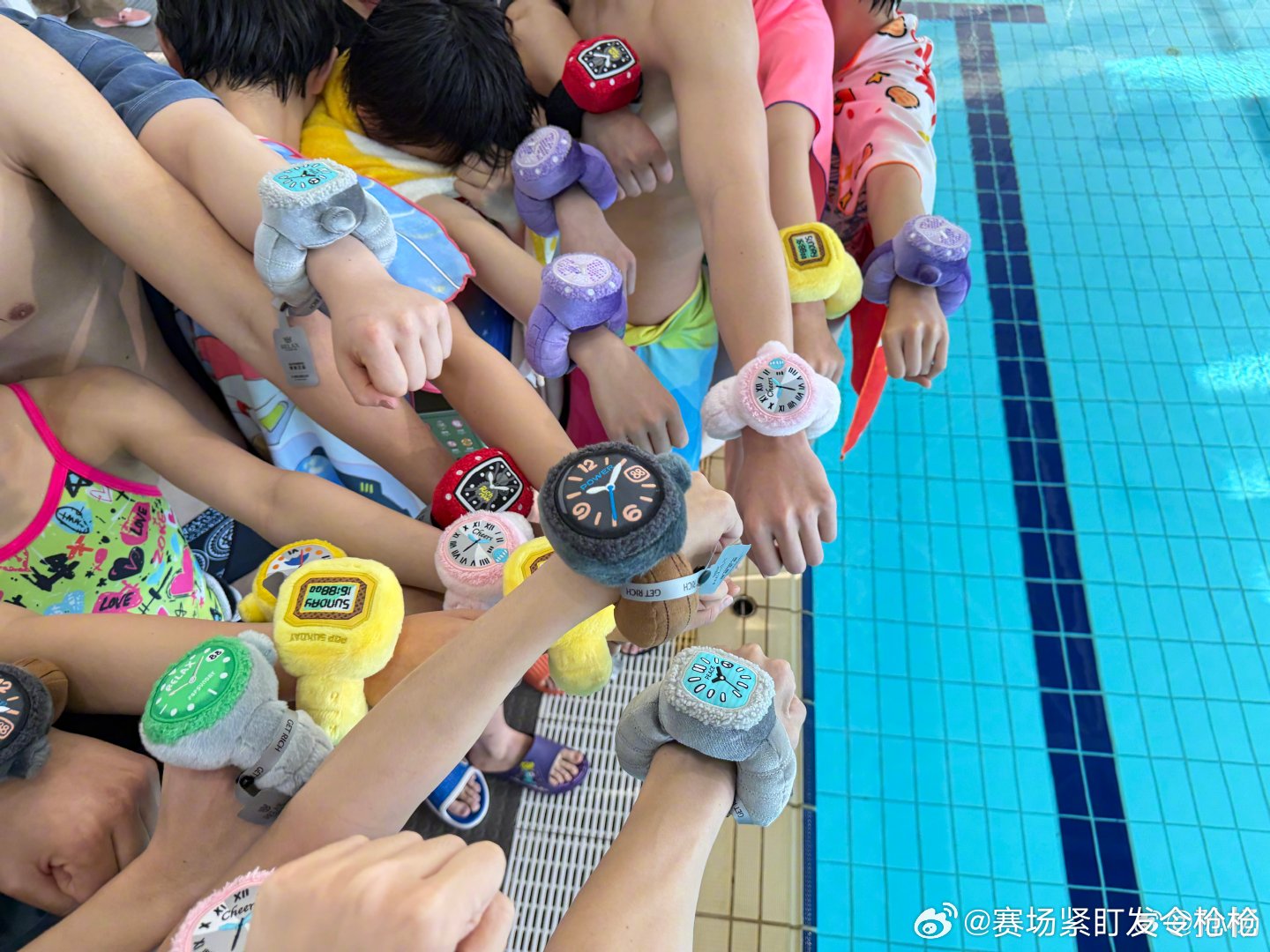 孙杨微博晒手部彩绘引猜测