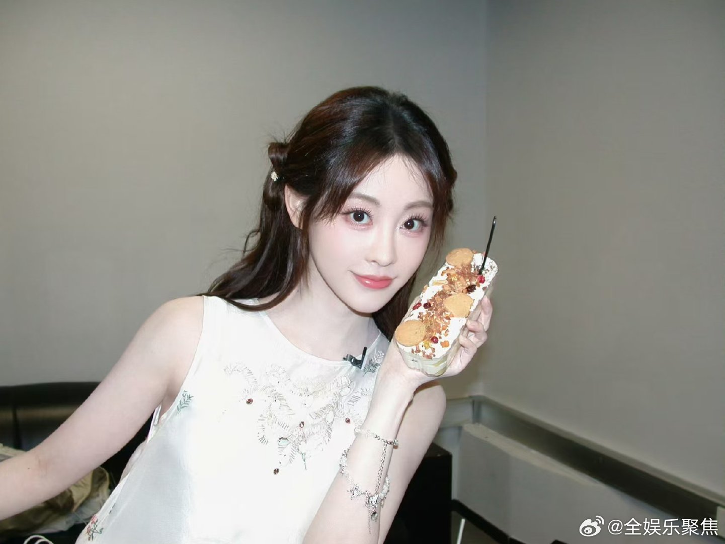 祝绪丹完成试装妆造筹备进组，静待优质剧本