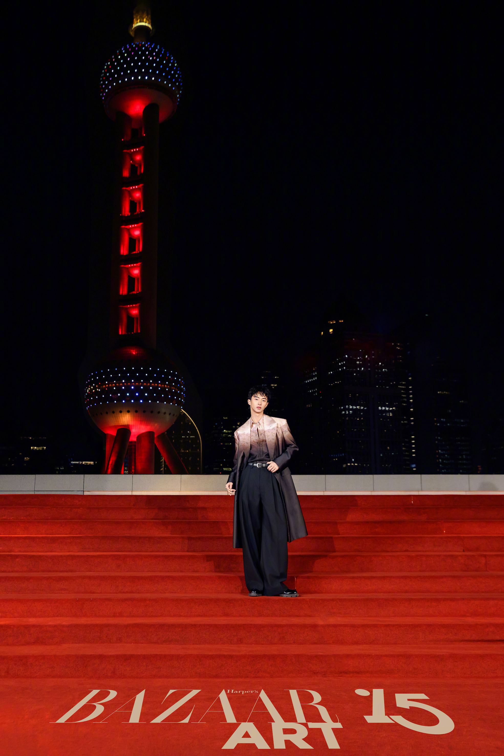 时尚芭莎艺术15周年庆典众星云集，冯小刚童瑶等见证艺术回响