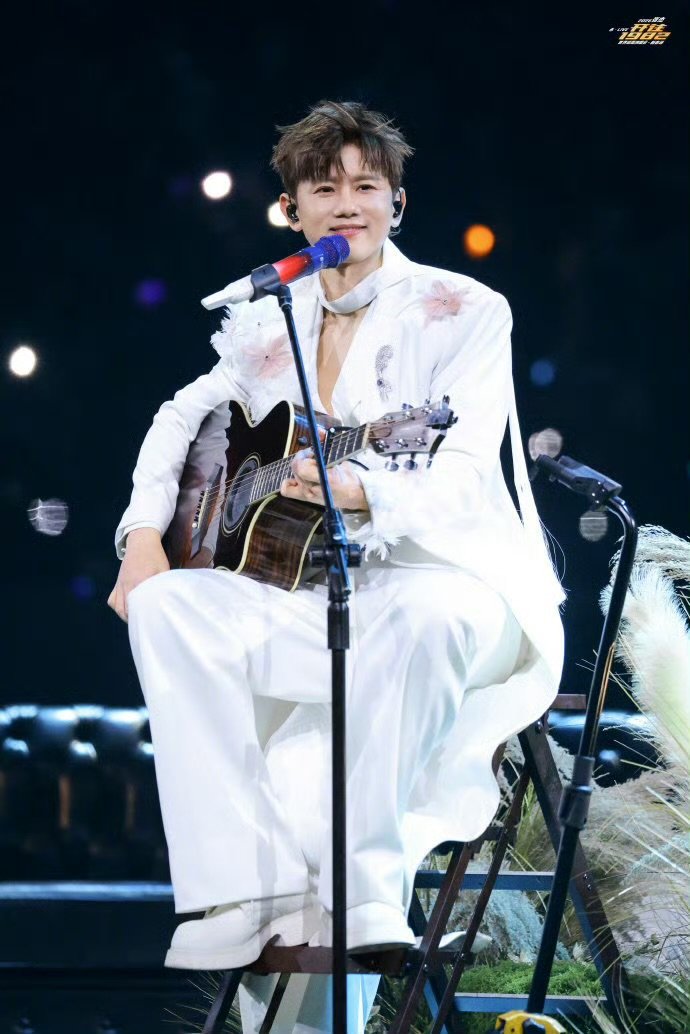 张杰未LIVE巡回演唱会圆满收官，舞台表现稳如磐石