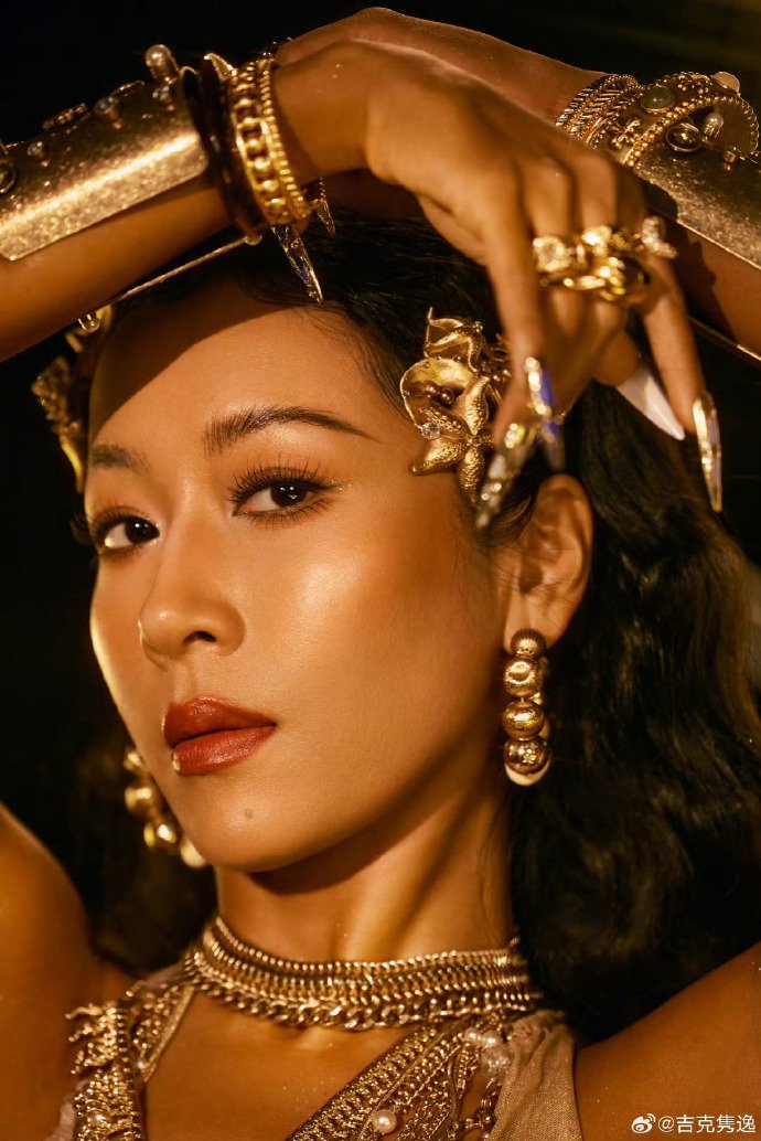 吉克隽逸霸气宣言过年要美翻全世界