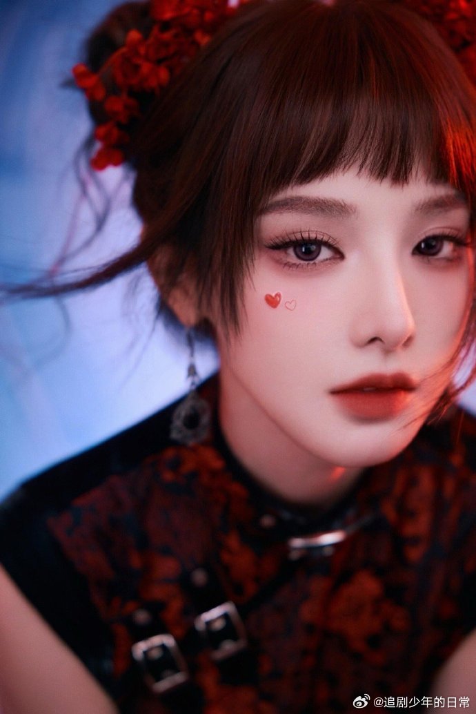 彭小苒功夫福娃妆喜庆灵动