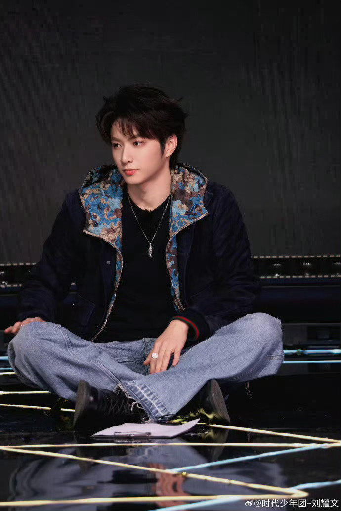 刘耀文喊马嘉祺爹显胜负欲