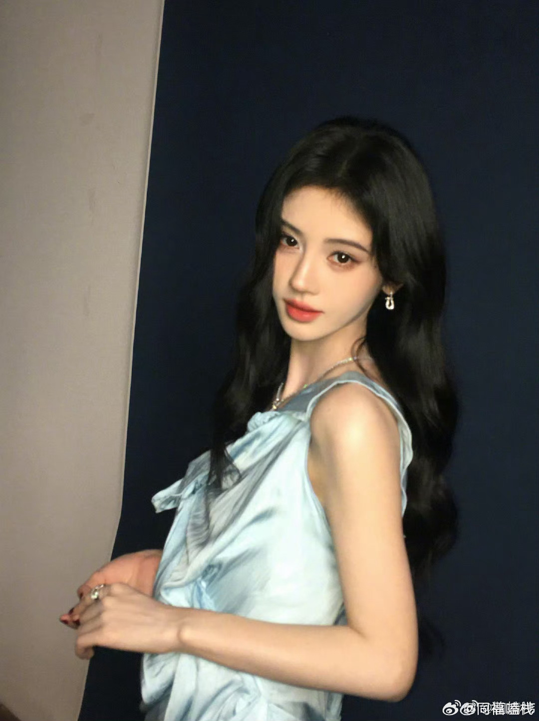 鞠婧祎事业稳步上升状态佳