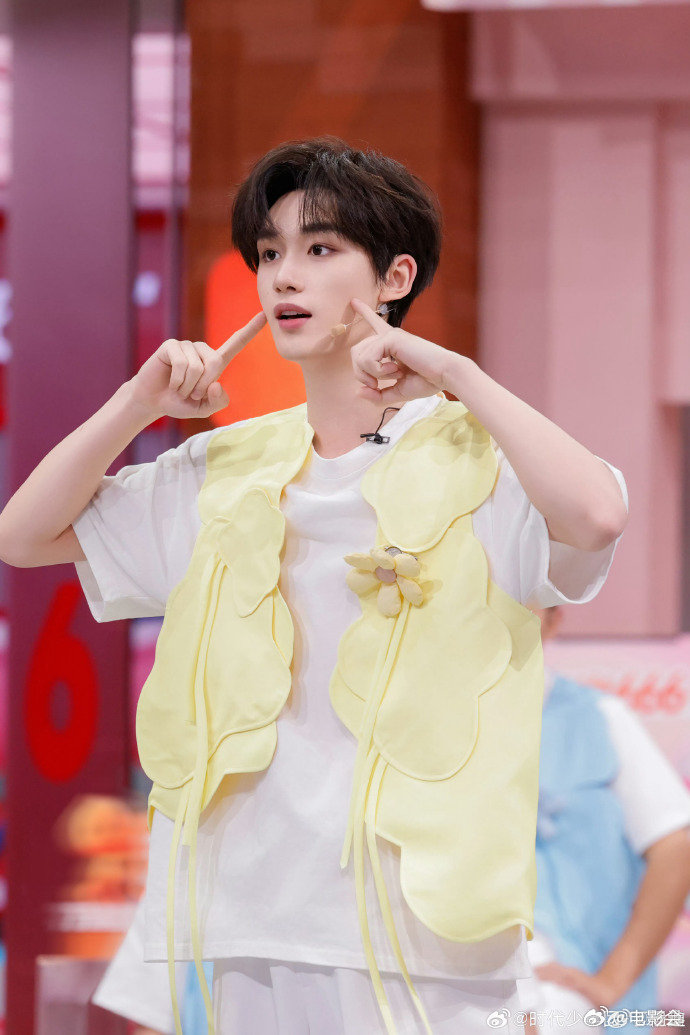 《你好星期六》上演铁哥们互坑变小丑