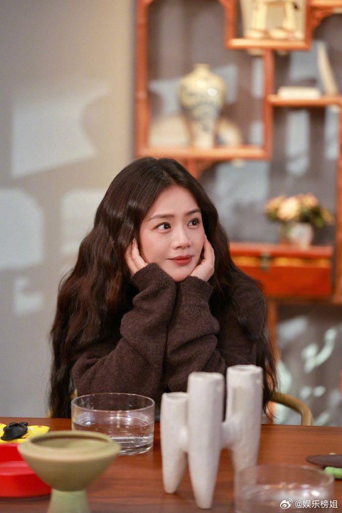 马思纯鲁豫公开定义自身性感，挑战主流审美